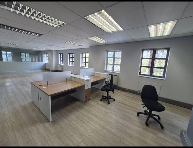 175M² OFFICE TO LET IN RIVONIA
